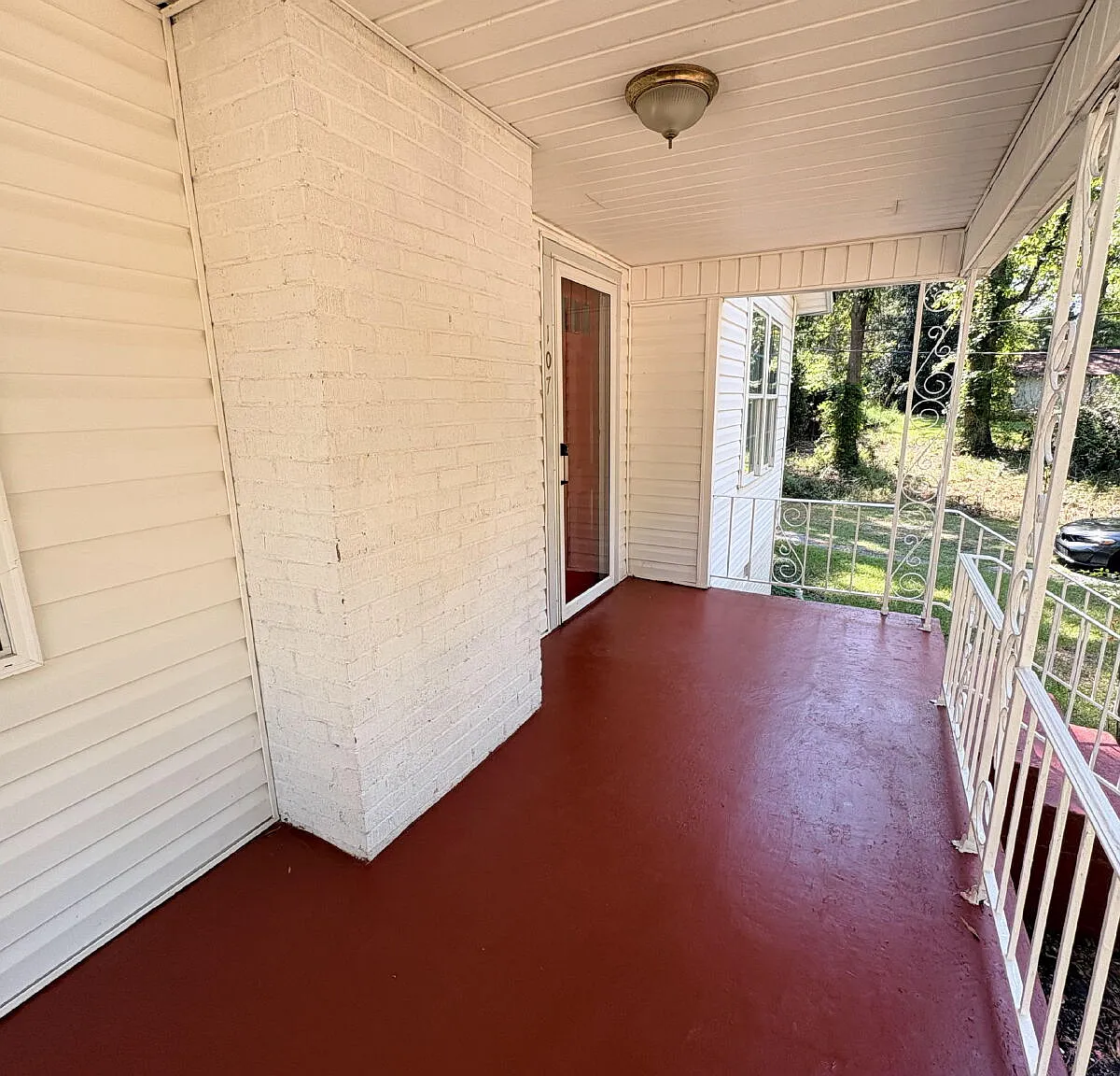 3 bed, 1.0 bath, $1,350 — Photo 3