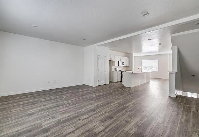 1133 W 340 S — Photo 14