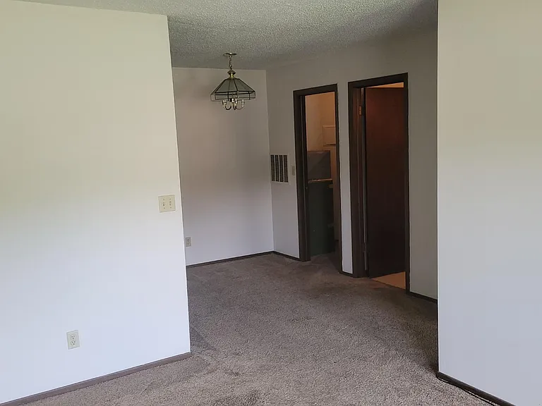 1550 Woodland Dr #1550 — Photo 7