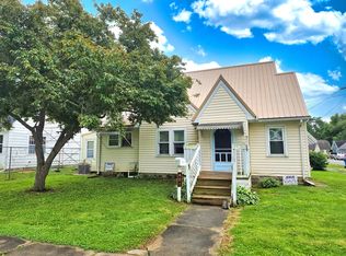 601 E Lafayette St, Olney, IL 62450