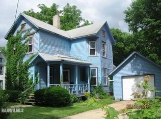 1205 S High Ave, Freeport, IL 61032