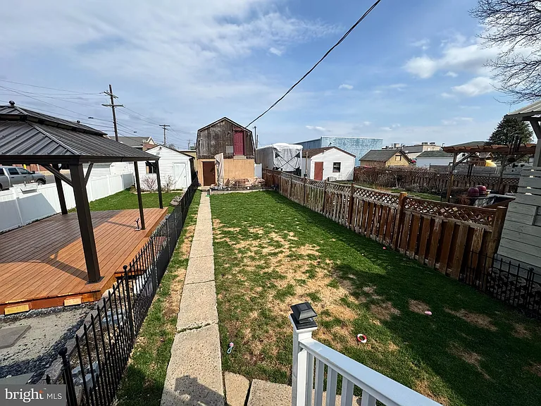 425 Juniper St — Photo 31