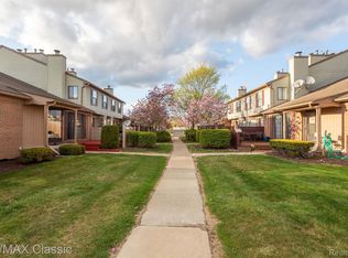31198 Country Way #27, Farmington, MI 48331