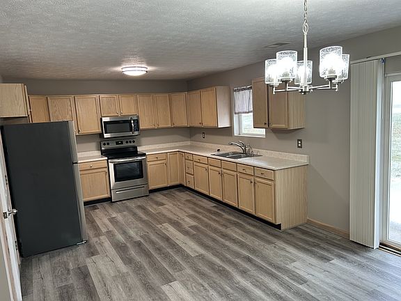 4th image of 10418 Deer Creek Dr