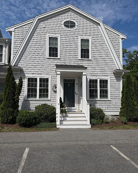 1st image of 138 Elm St APT 13