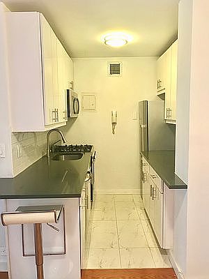 1st image of 77 W 55th St APT 12C