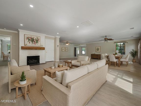 4th image of 315 Tudor Avenue