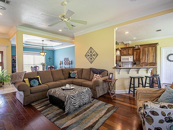 5th image of 15374 Meadow Brook Ct