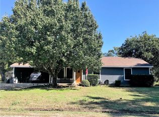 203 Alan St, Tioga, TX 76271
