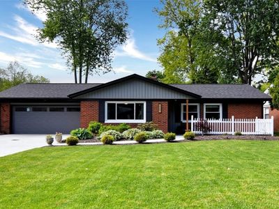 28601 Holly Dr, North Olmsted, OH, 44070
