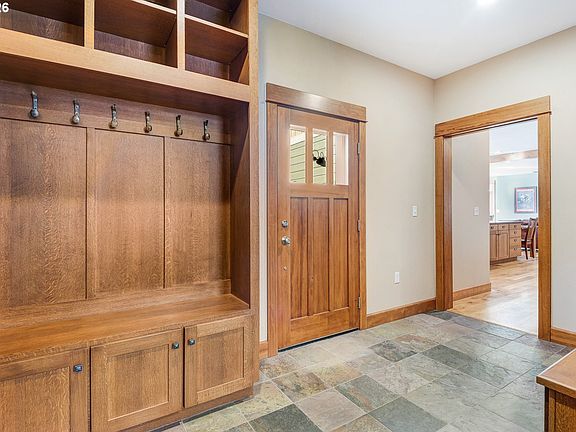 4th image of 61615 High Valley Rd