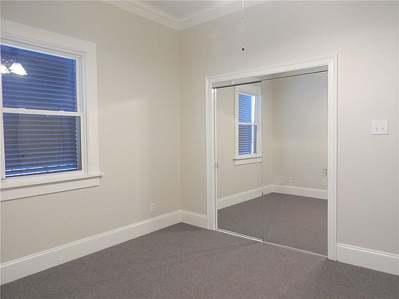 3rd image of 825 Avenue A