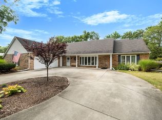 15669 Hearthstone Dr, Mishawaka, IN 46545