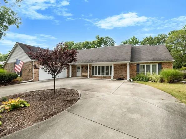 15669 Hearthstone Dr, Mishawaka, IN 46545