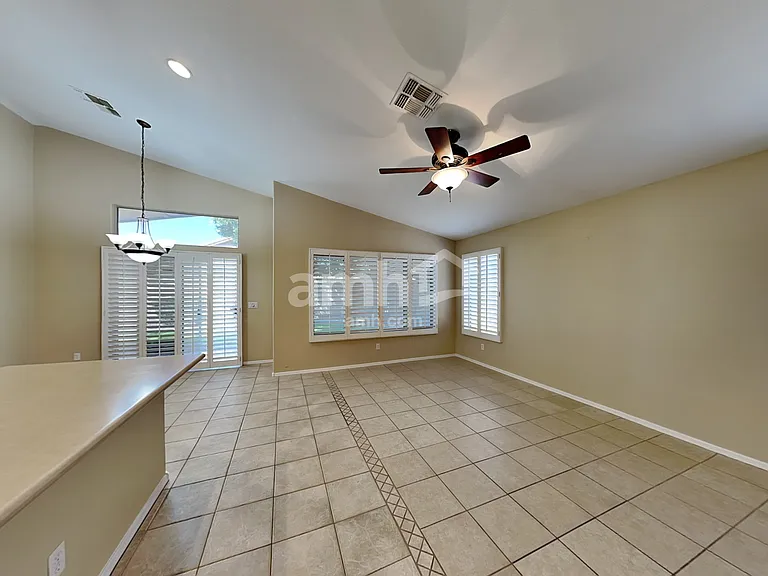 7462 W Mohawk Ln — Photo 5