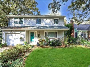 111 E 17th St, Huntington Station, NY