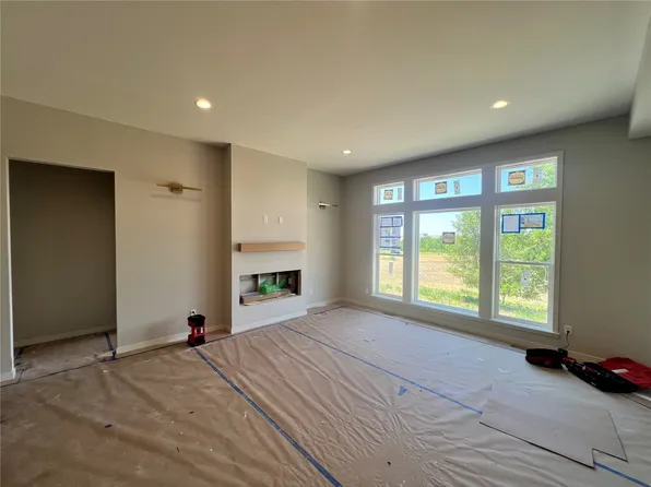7408 Country Ridge Dr NW, Cedar Rapids, IA 52405