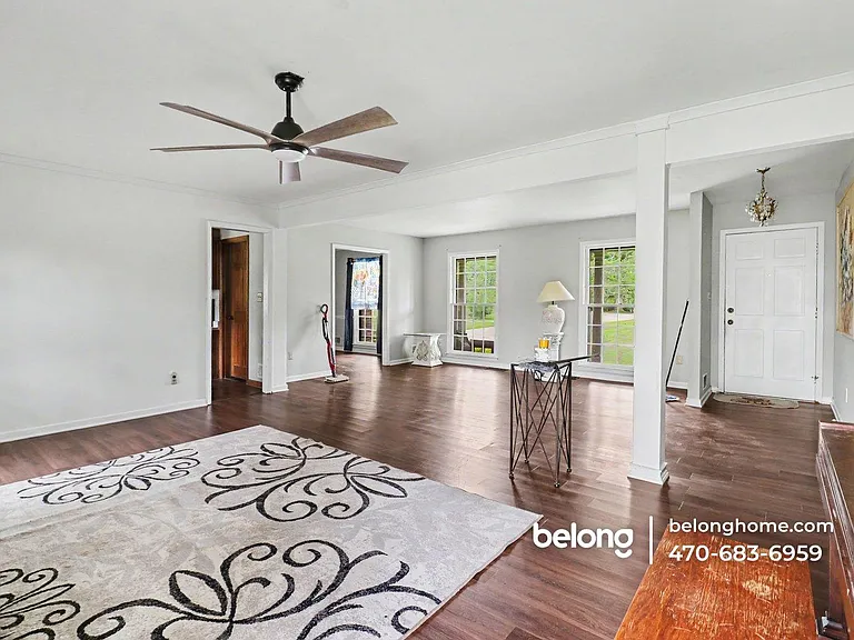 135 Marilyn Dr E — Photo 5