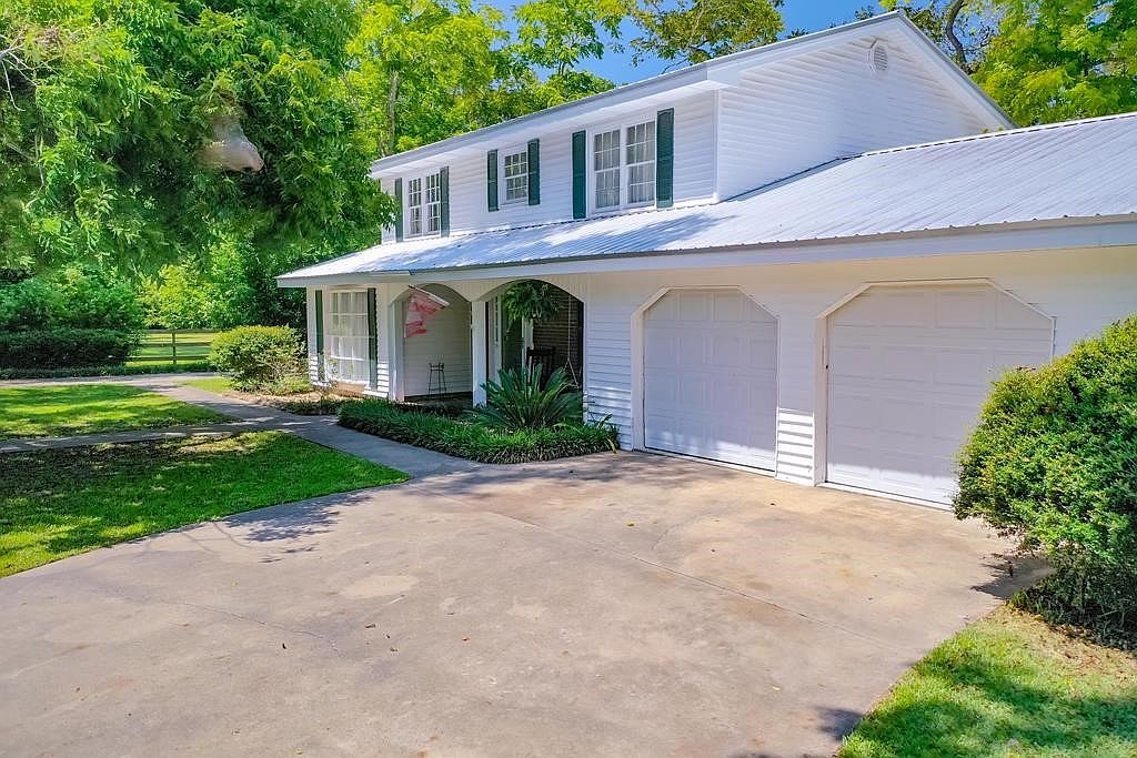 901 Country Club Ln, Waycross, GA 31501 MLS 1641929 Zillow