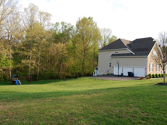 4th image of 230 S Deer Run Dr