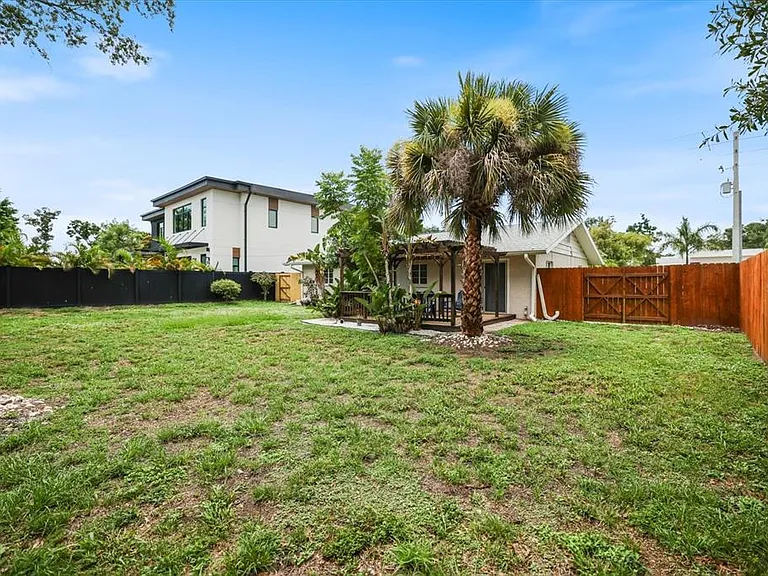 2126 Hyde Park St — Photo 34