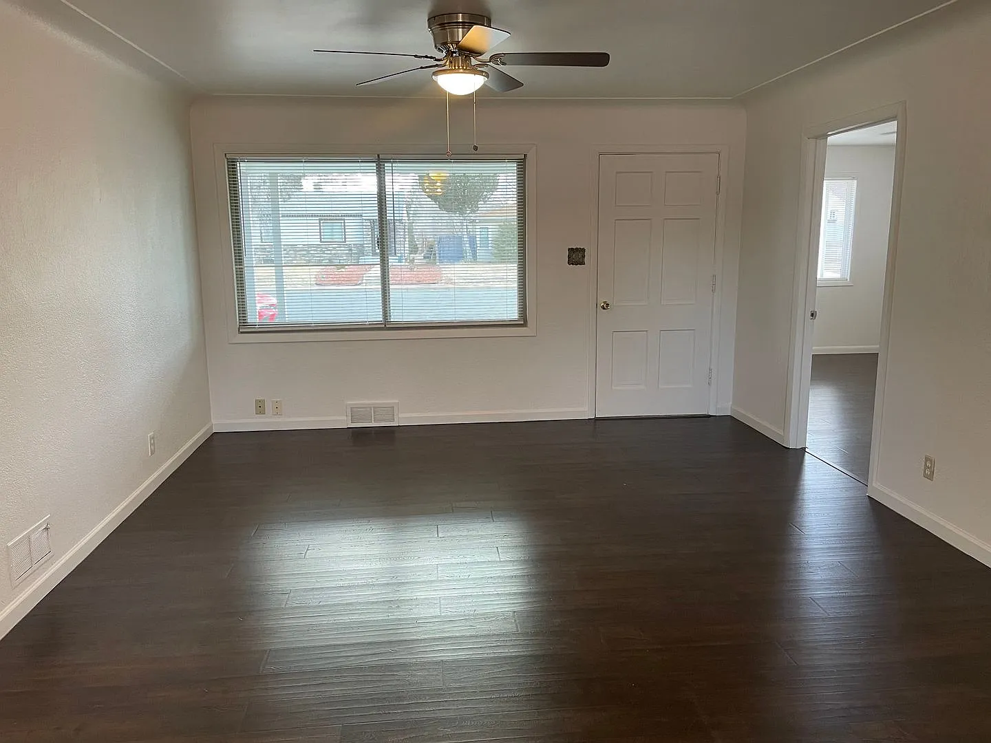 Now Taking Applications: Charming Newly Renovated 3-Bedroom Home! — Photo 4