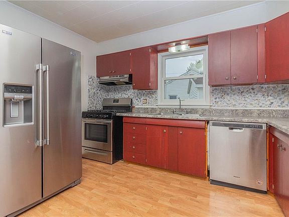 5th image of 1109 Southlawn Dr