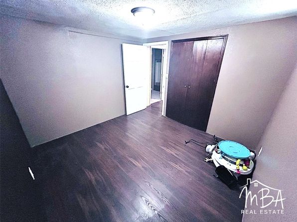 1203 N Pinecrest St, Syracuse, KS 67878