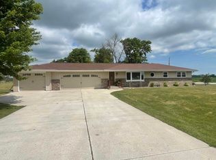 W2508 Schneider Rd, HILBERT, WI 54129