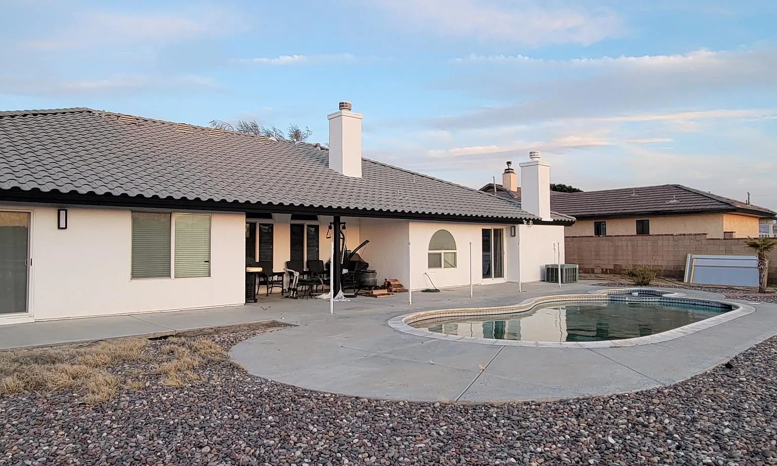 4 bed, 2.5 bath, 2879 sqft, $4,500 — Photo 2