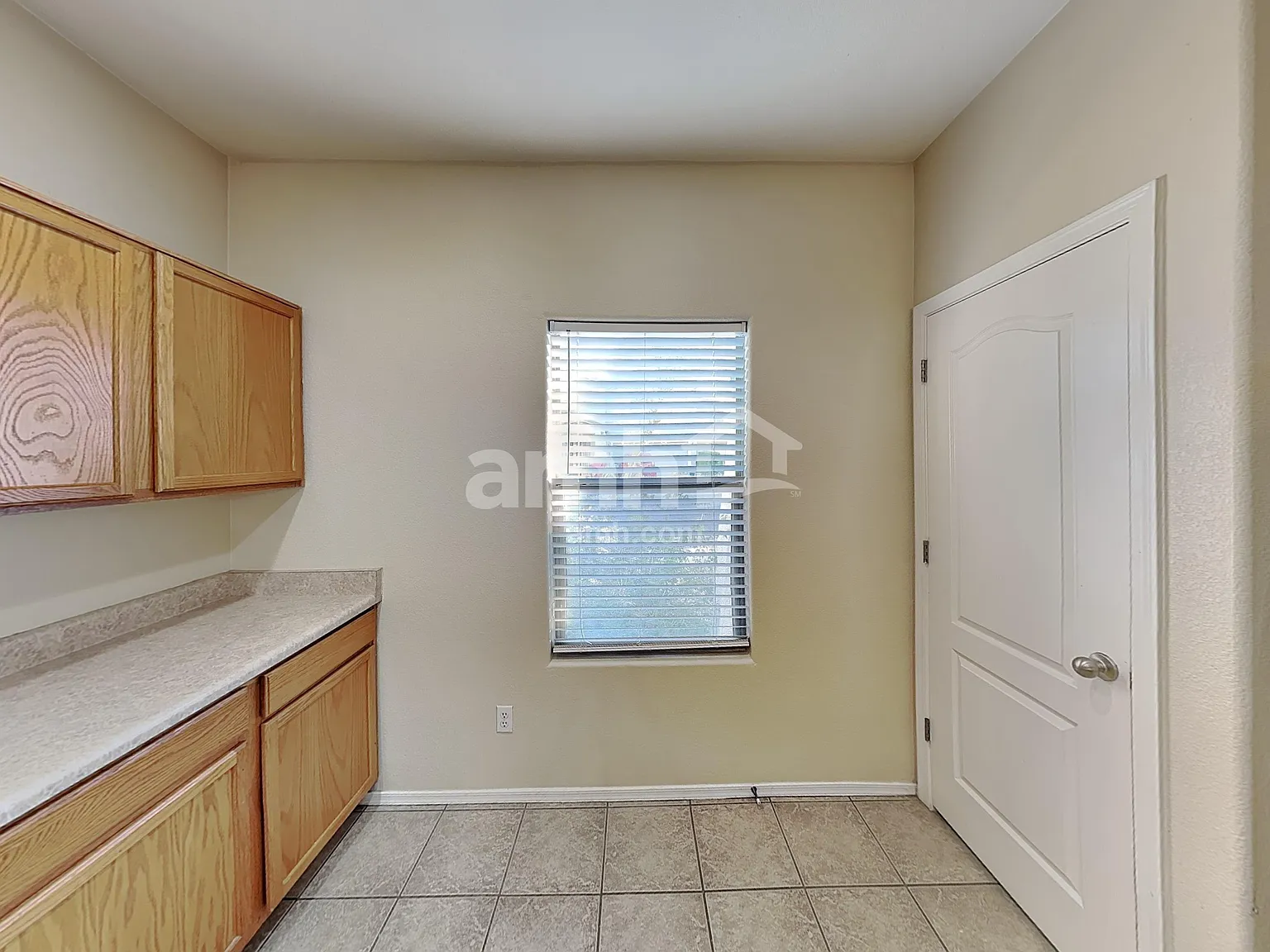 4 bed, 2.5 bath, 1898 sqft, $2,085 — Photo 4