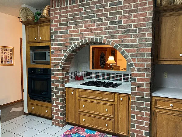 3 bed, 2.5 bath, 2361 sqft, $900 — Photo 3