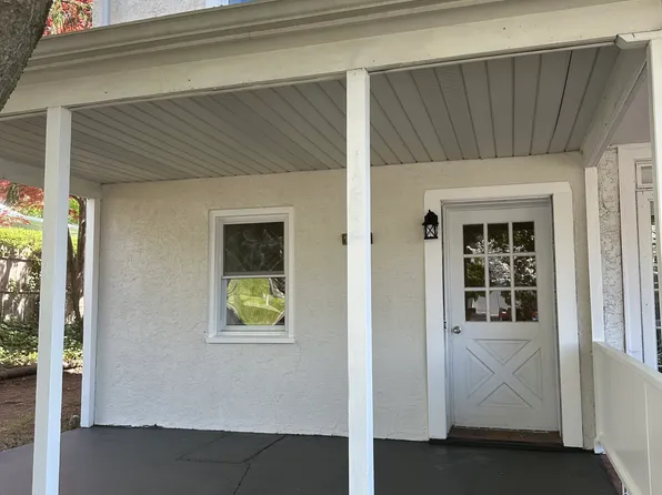 1202 Rebel Hill Rd, Conshohocken, PA 19428