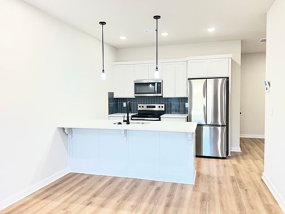2nd image of 1715 Cuppett Cir
