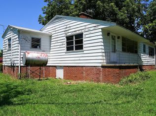 153 1st St, Star, NC 27356