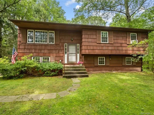 10 Maplewood Drive, East Lyme, CT 06333