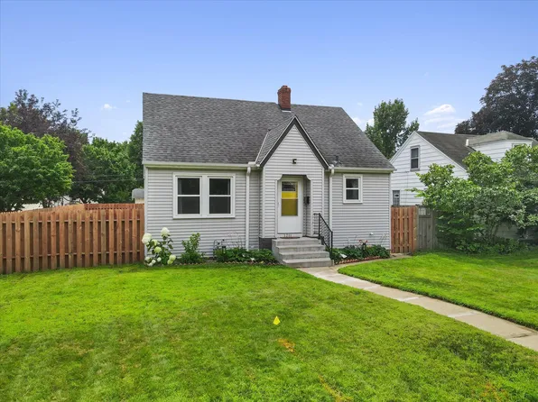 3211 Weenonah Pl, Minneapolis, MN 55417