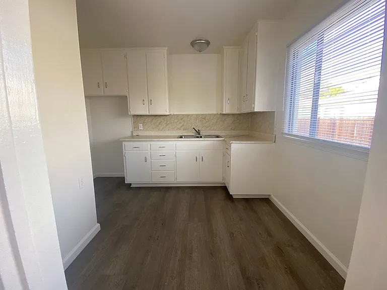 2245 Granada Ave — Photo 5