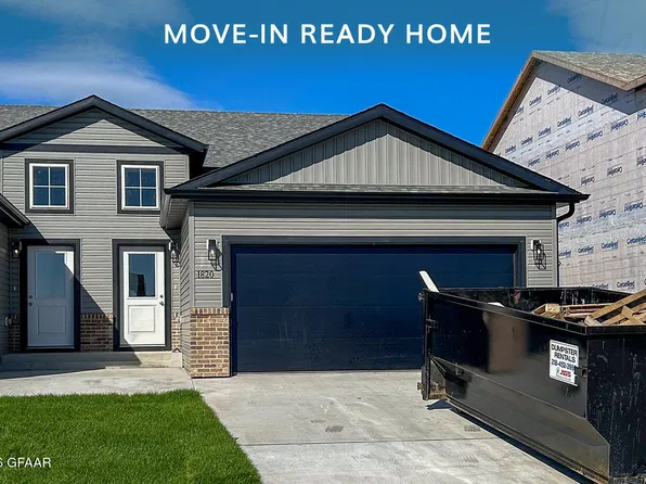 1820 Tobi Ln, Grand Forks, ND 58201