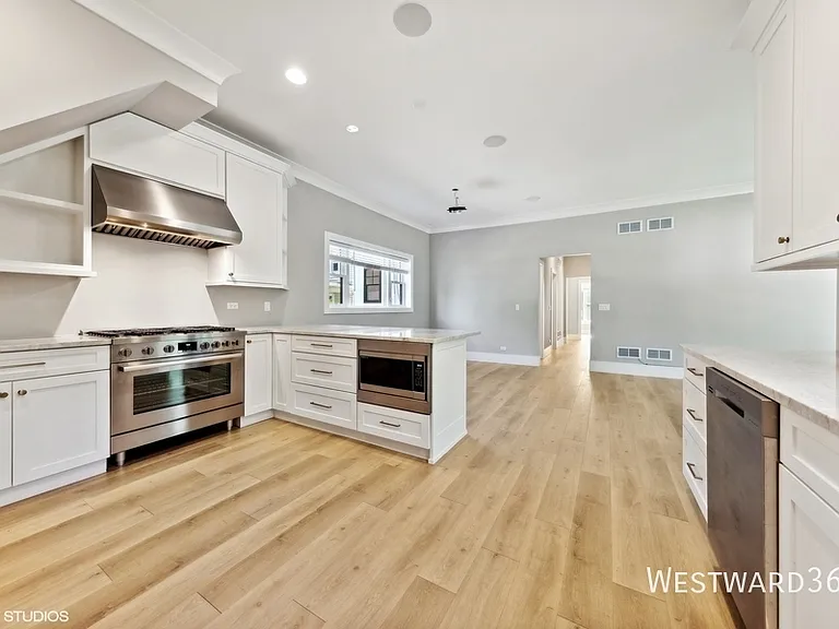 240 S Brainard Ave #2 — Photo 18