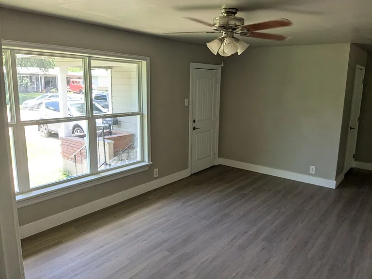 2517 Goliad St — Photo 17