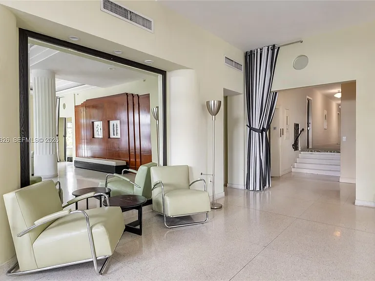 2421 Lake Pancoast Dr #7A — Photo 26