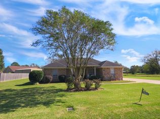 5352 Port Neches Rd, Groves, TX 77619