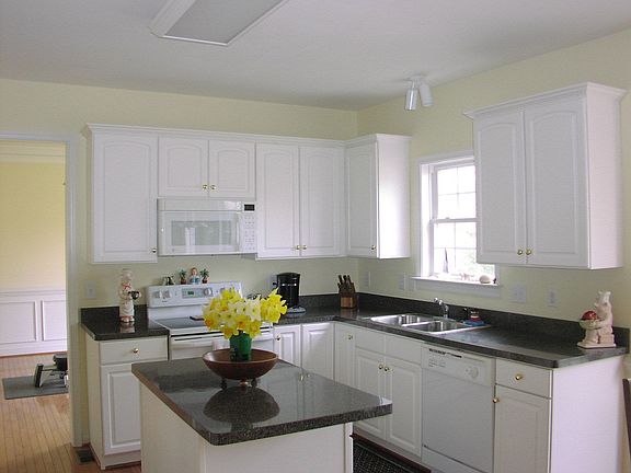 5th image of 9126 Pantego Ln
