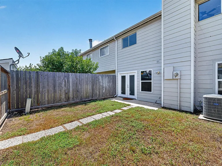 7932 Grow Ln — Photo 45