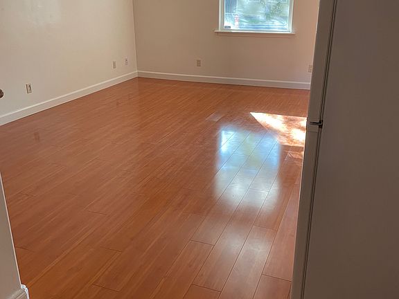 4th image of 2111 9th St APT B
