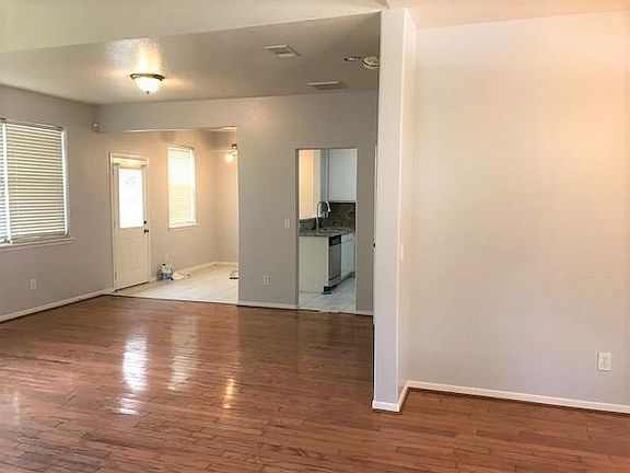 3rd image of 2942 Blue Dawn Dr