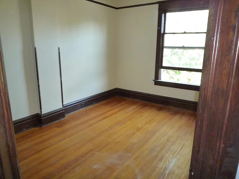 1519 E 22nd Ave — Photo 12