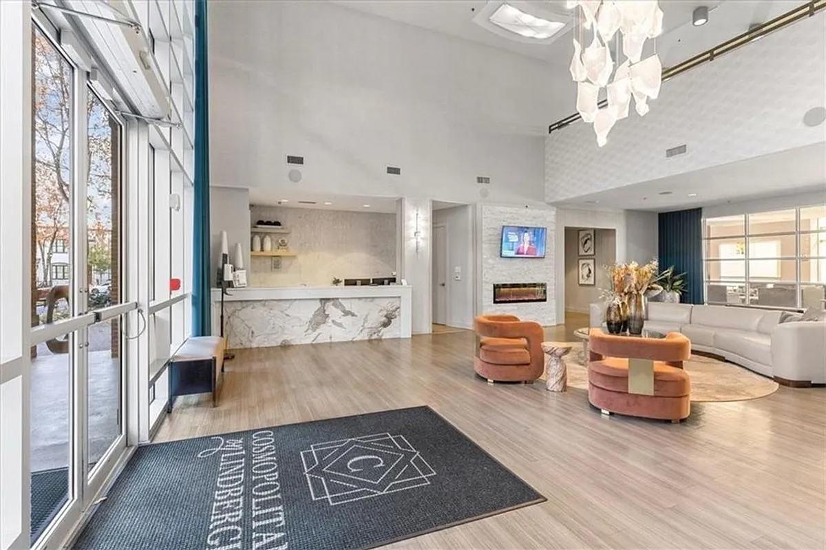 Building Photo - 711 Cosmopolitan Dr #435