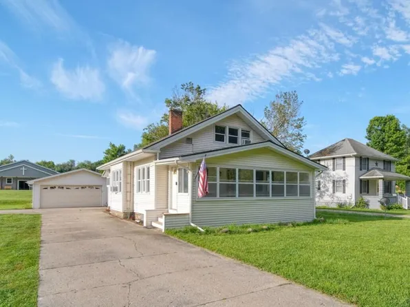 925 E Michigan Ave, Grass Lake, MI 49240